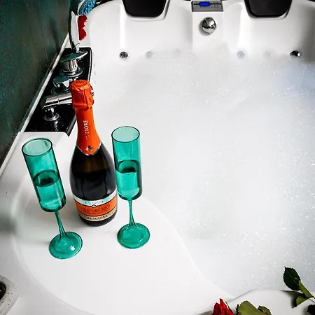 Jacuzzi & Bike Apartment, Krakow Exterior photo