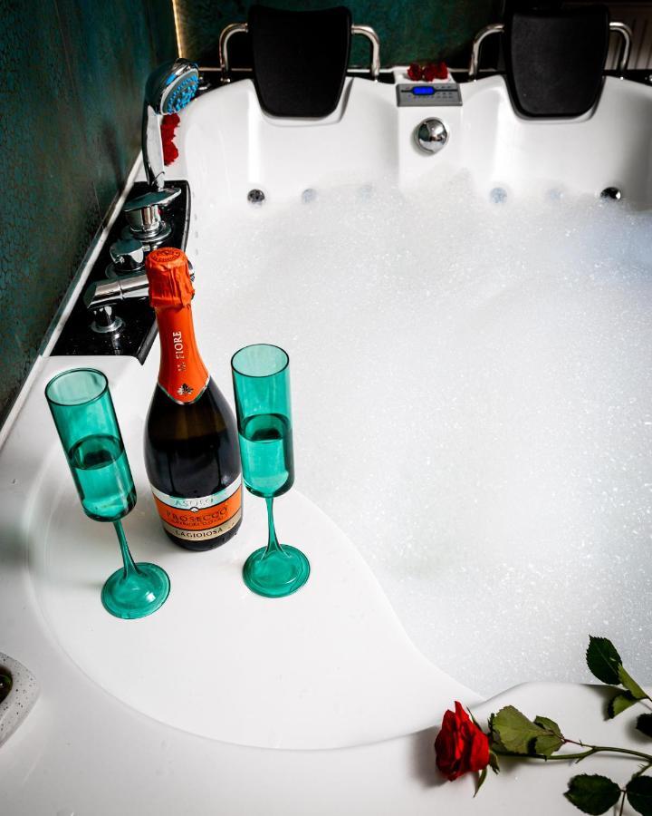 Apartament Jacuzzi&bike Apartment, *