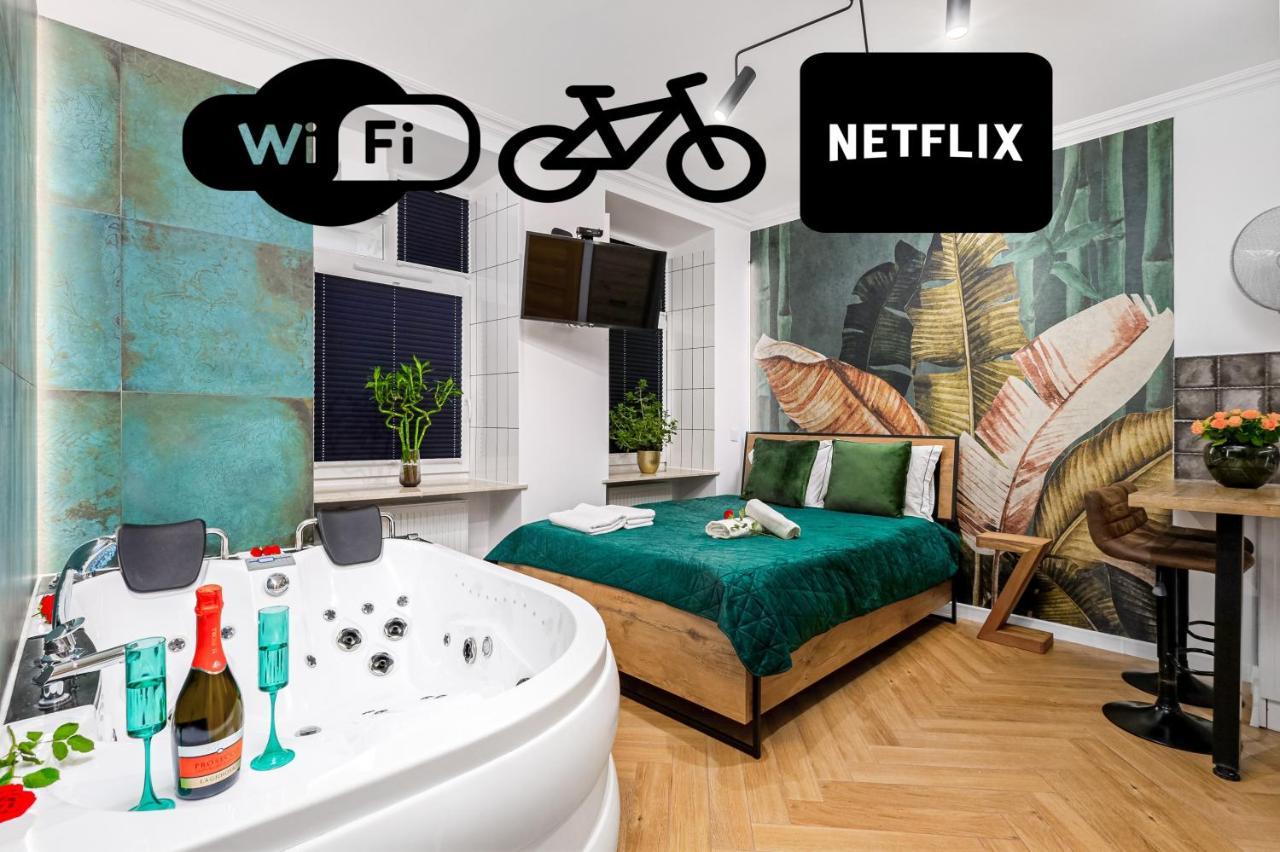 Jacuzzi&bike Apartment, Apartament *