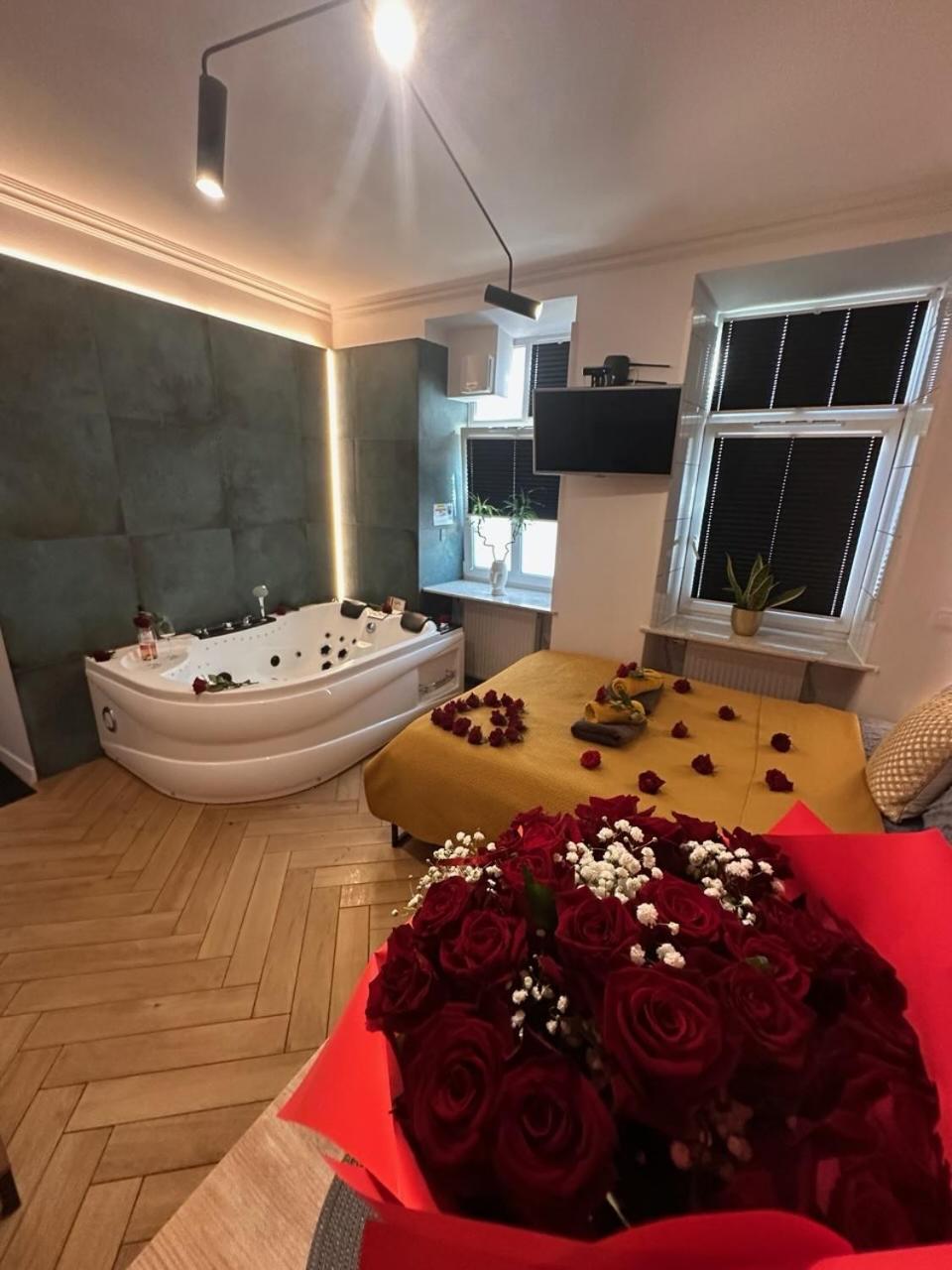 Jacuzzi & Bike Apartment, Apartment *